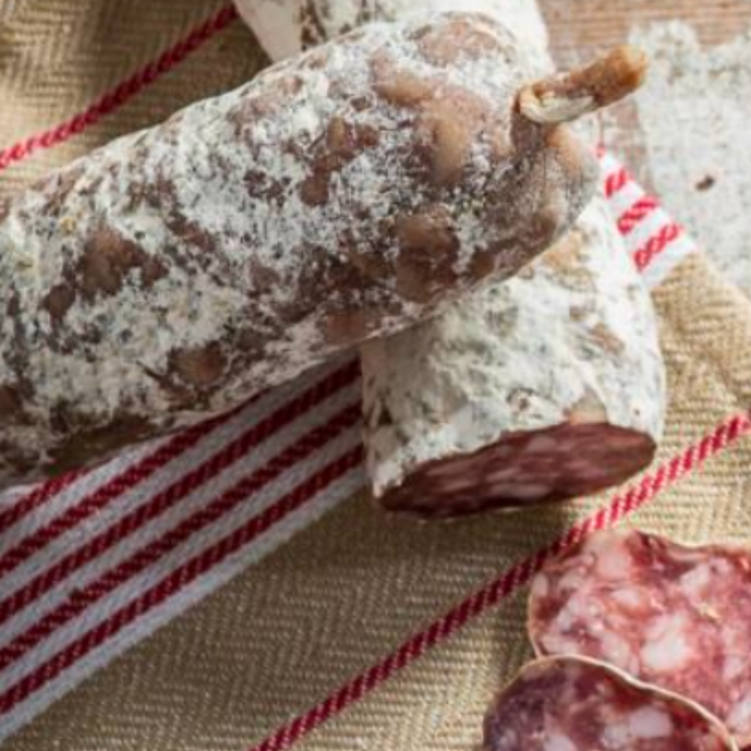 Kobasica od čistog svinjskog mesa i lješnjakom